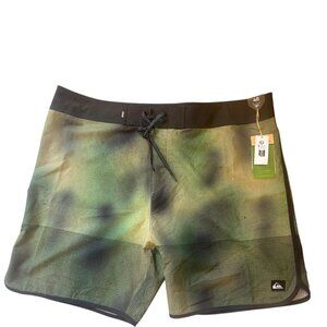 Quiksilver Men's Standard Highline Scallop 19" Boardshorts Camo Size 40